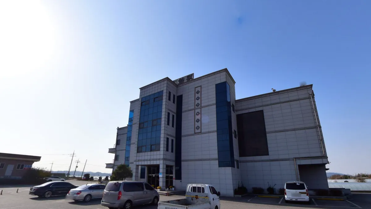 사비장례문화원 입구 전경