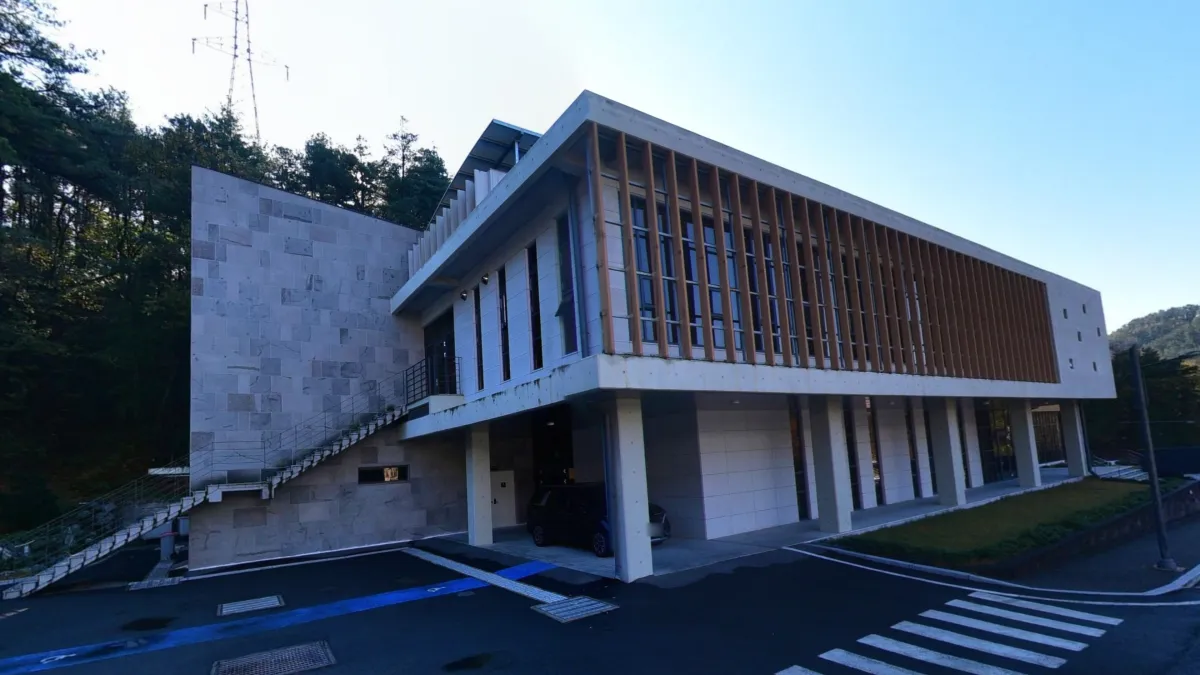 함안하늘공원장례식장 입구 전경