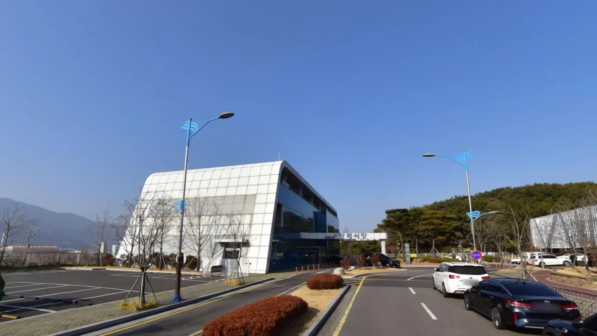 창원경상국립대학교병원장례식장 입구 전경