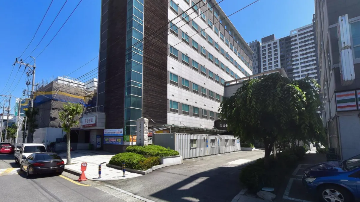 갑을녹산병원장례식장 입구 전경