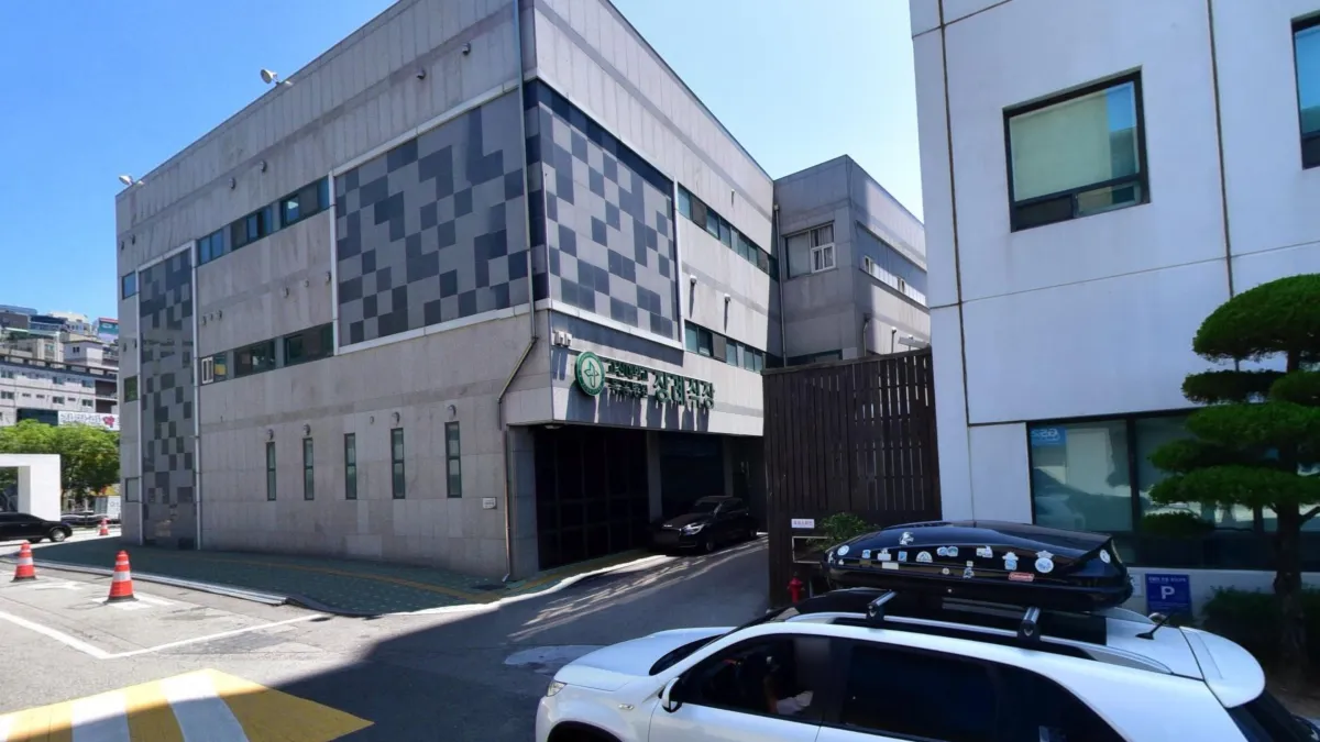 고신대학교복음병원장례식장 입구 전경