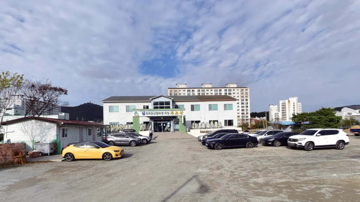 진도군산림조합직영추모관장례식장 입구 전경