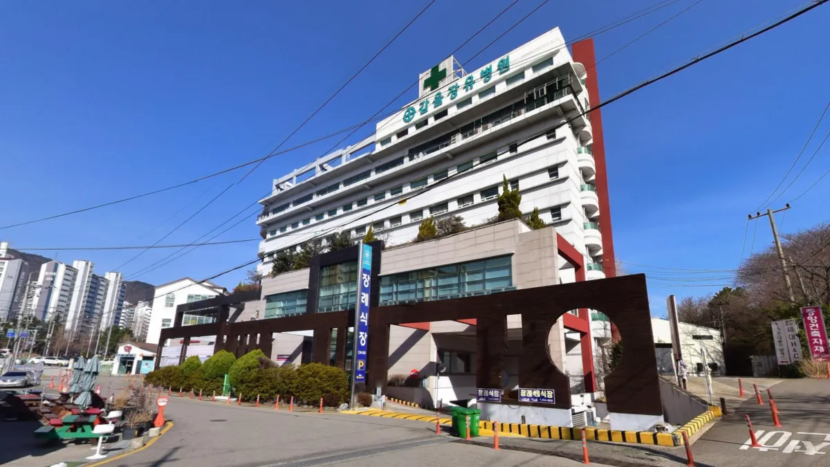 갑을장유병원장례식장 입구 전경